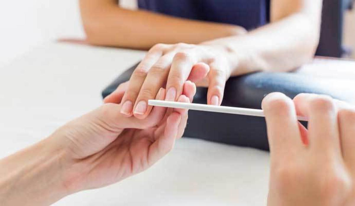 ¿Es malo pintarse las uñas? Consejos para una buena manicura