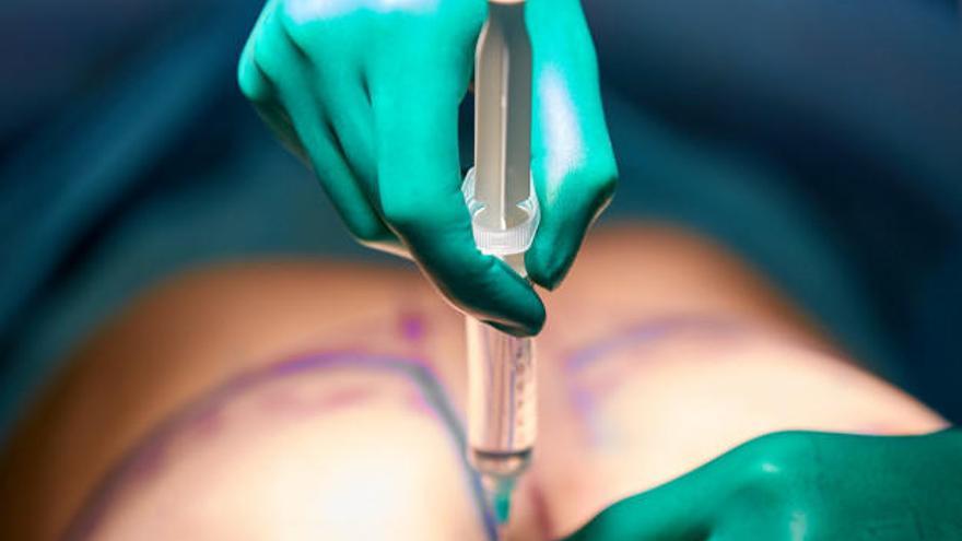 Inspeccionan 3 clínicas de cirugía estética en la Región en una operación nacional