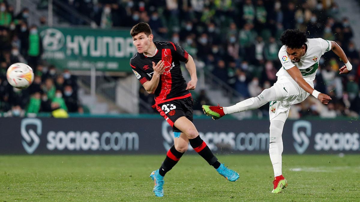 Fran García es fijo en el esquema de Andoni Iraola