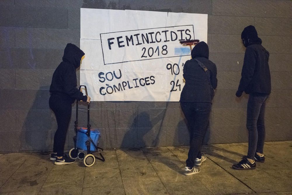 Unes 400 persones es manifesten a Manresa contra la violència masclista