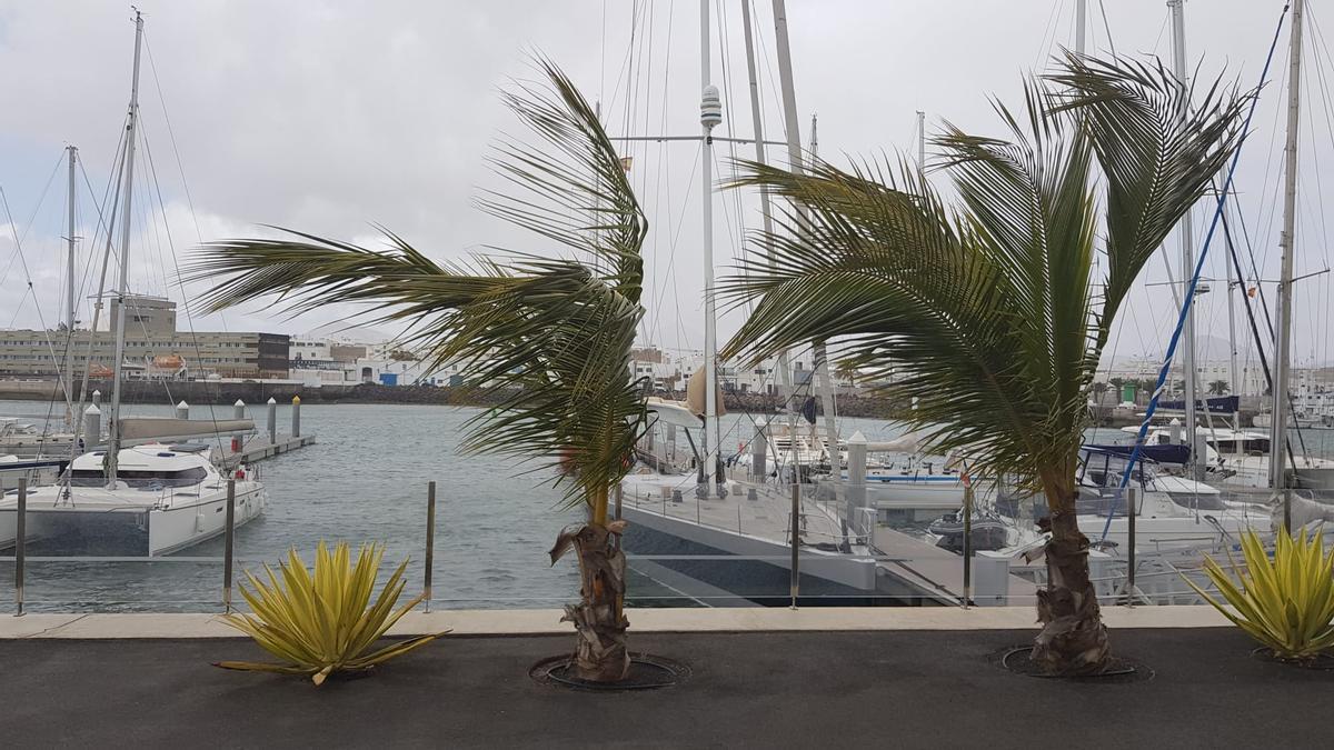 Lluvia y viento en Arrecife (06/03/21)