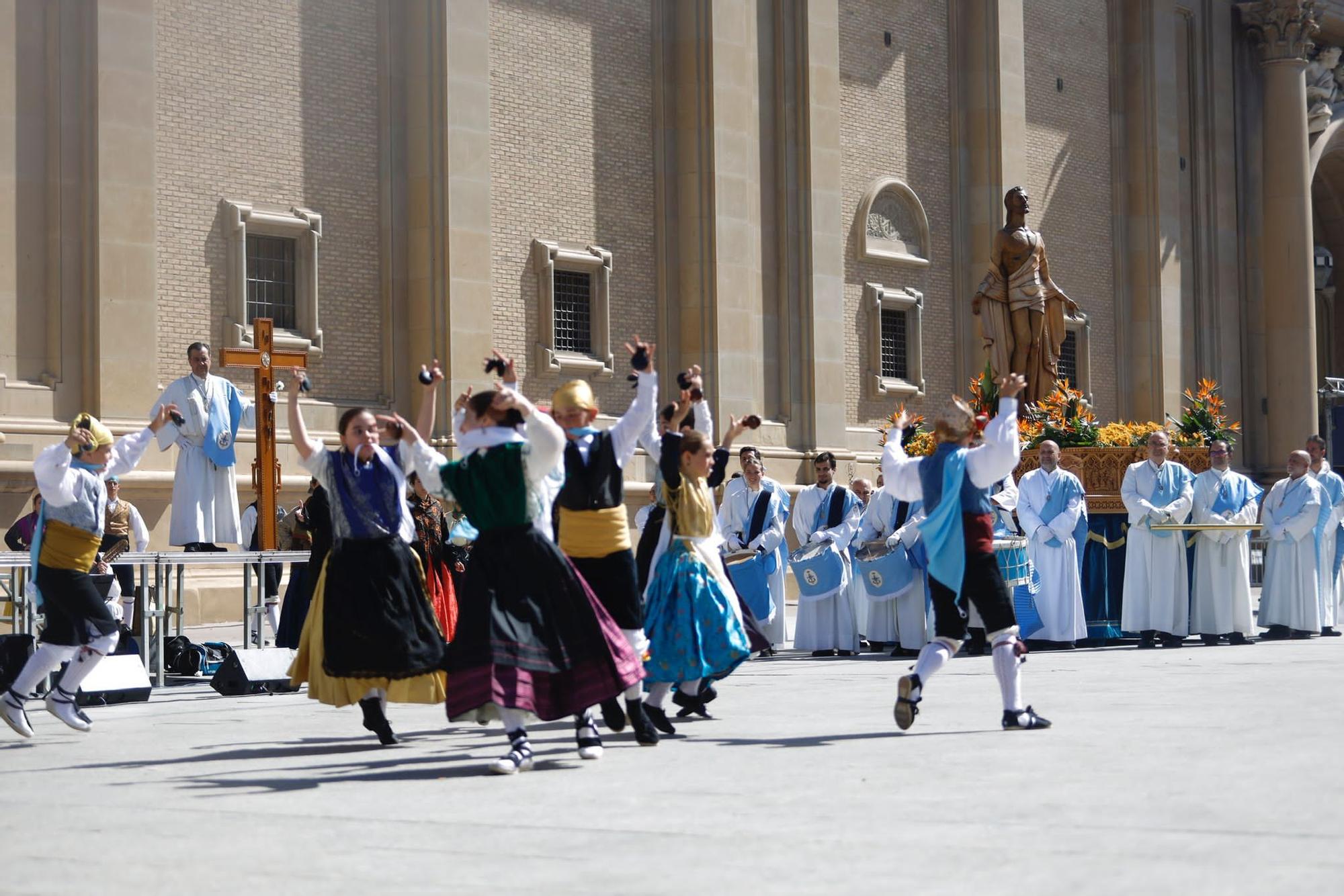 En imágenes | Procesión del Domingo de Resurrección en Zaragoza