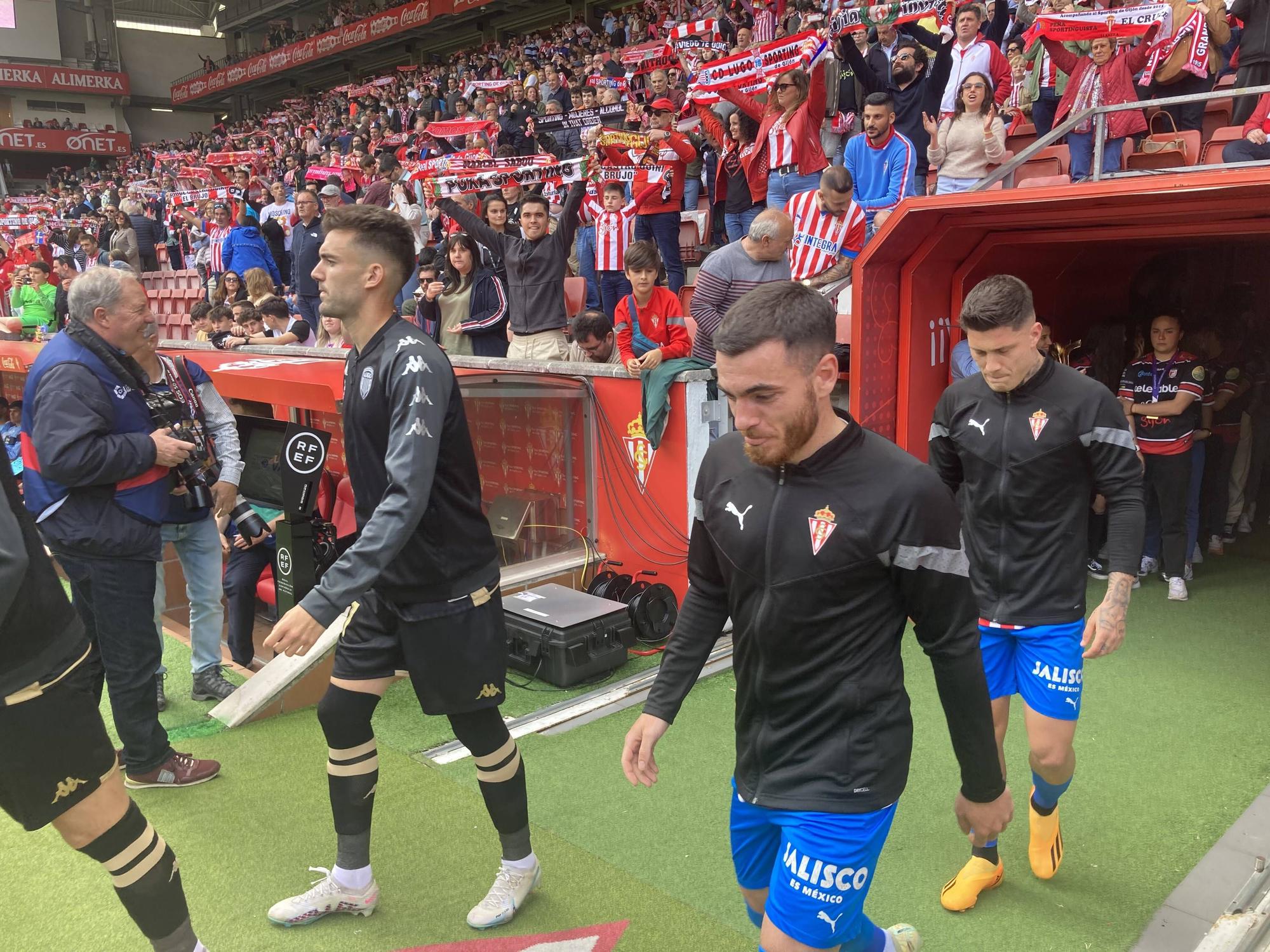 EN IMÁGENES: El Sporting vence al Lugo en El Molinón con un gran ambiente