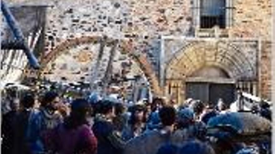 El rodatge de la sèrie &quot;La catedral del mar&quot; es trasllada a Càceres