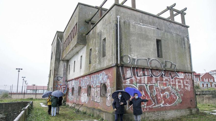 Edificio de Comandancia escogido por el Concello para reformarlo como albergue de peregrinos. | // LA OPINIÓN
