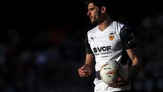 Los 'fijos' de Bordalás que no tienen su futuro asegurado en Mestalla