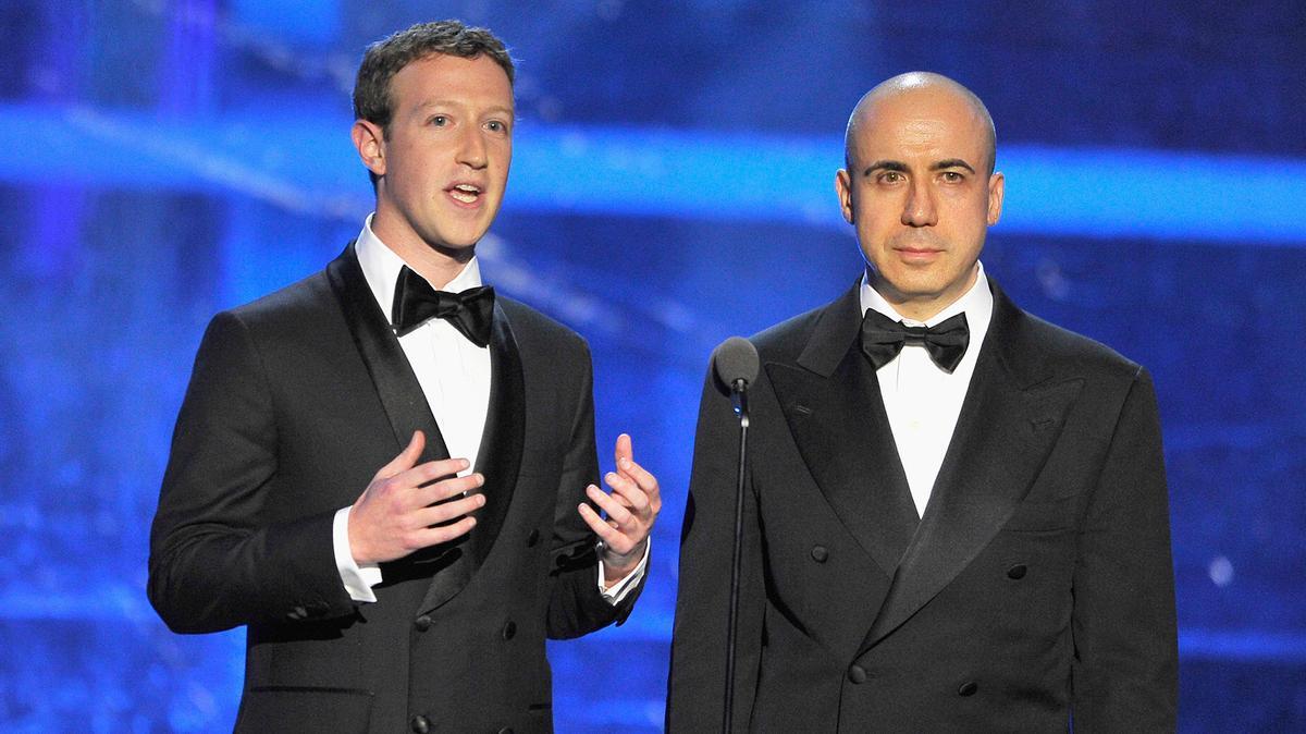 Yuri Milner y Mark Zuckerberg.