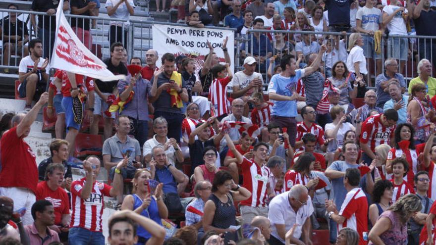 Aficionats del Girona en l&#039;enfrontament contra l&#039;Atlètic de Madrid