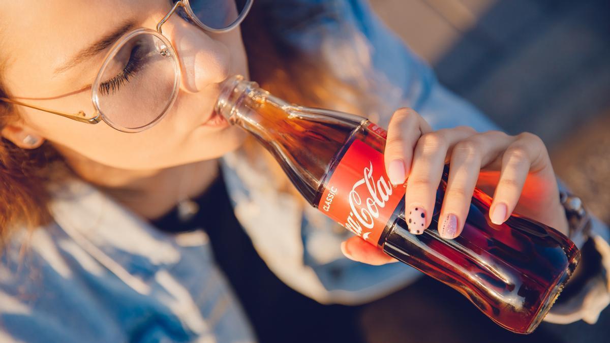COCA-COLA TODOS LOS DÍAS  Increíble pero cierto: esto es lo que le pasaría  a tu cuerpo si bebes una Coca-Cola todos los días