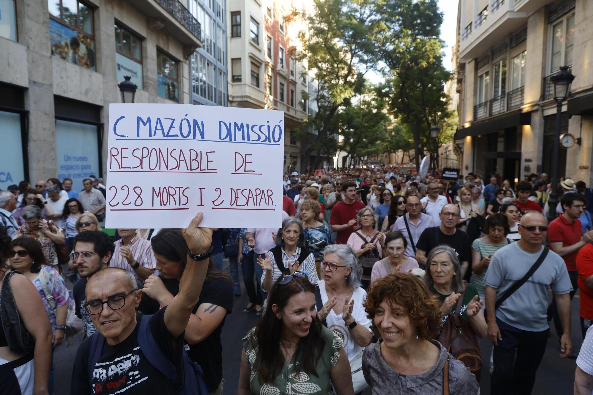 Familiares de las víctimas y afectados por la dana encabezan la manifestación del 29-M