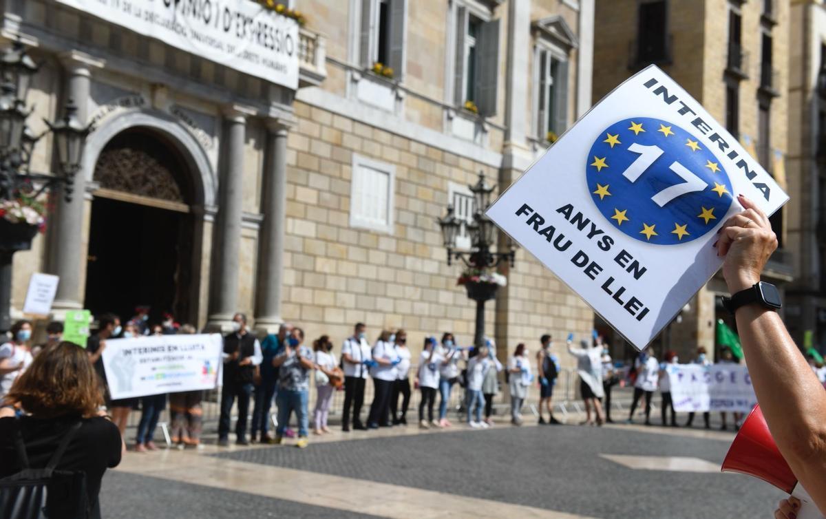 Interins protesten davant el nou Govern per l’estabilització de més de 100.000 d’eventuals