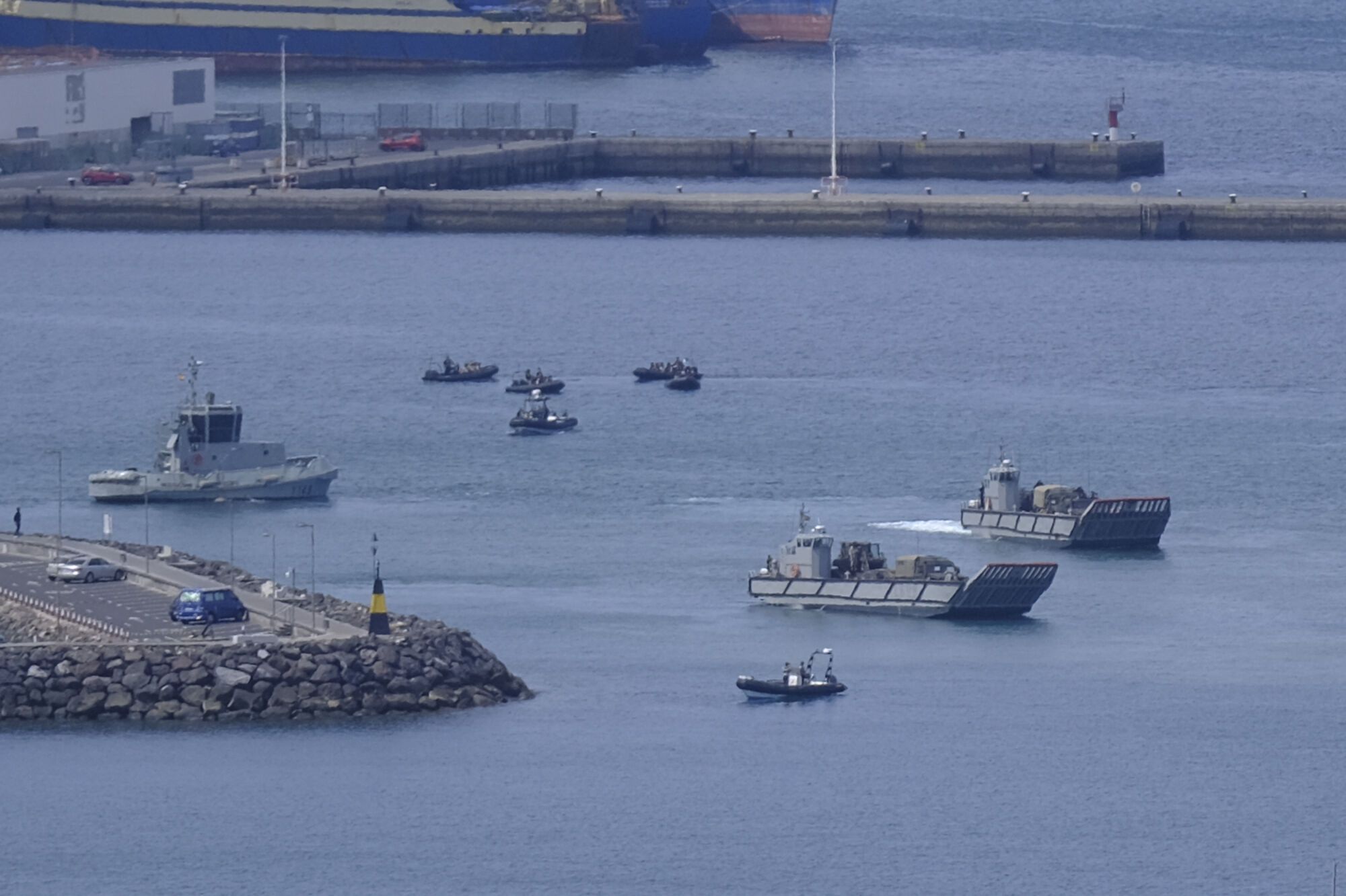 Los actos por el Día de las Fuerzas Armadas en Las Palmas de Gran Canaria, en imágenes