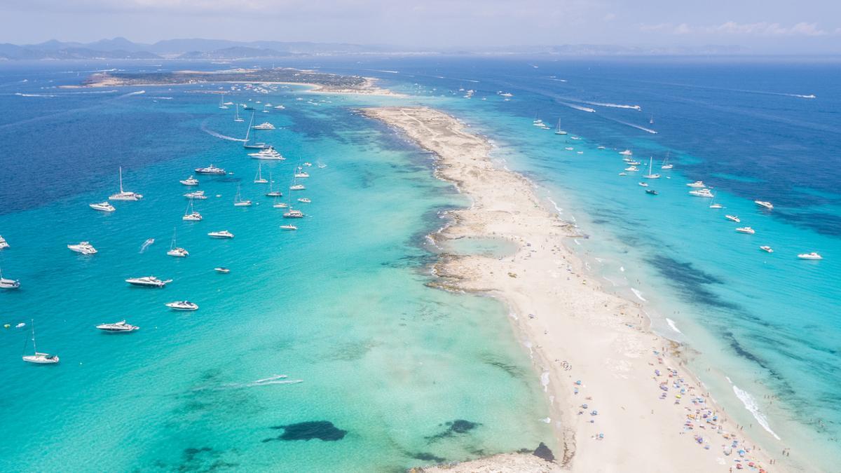 La Polinesia española: calas de ensueño a un paso de la península