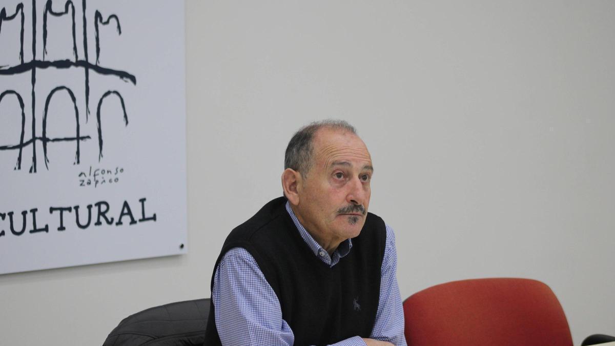 Arsenio Diaz, presidente de la Agrupación Vecinal de  Mieres
