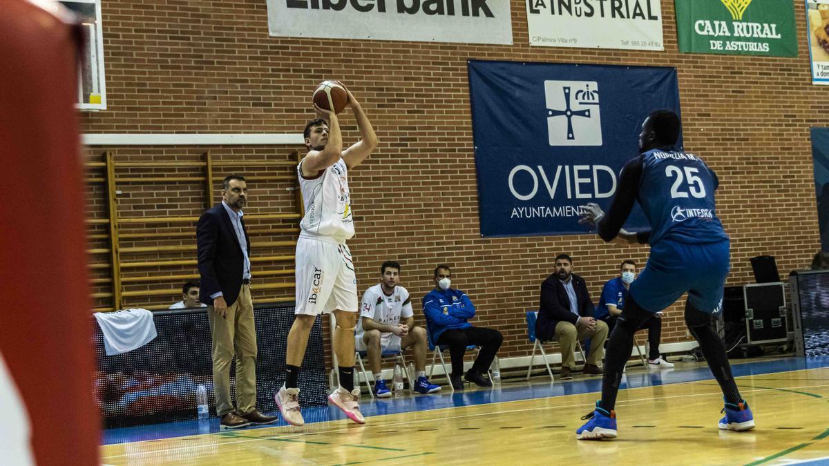 Palmer Palma ante el Oviedo.