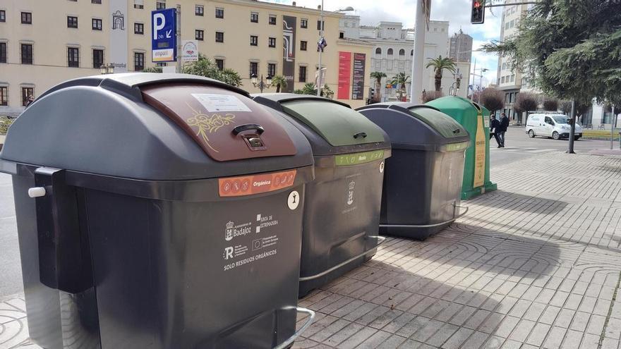 Badajoz recoge casi 100.000 kilos de basura orgánica en el primer mes del contenedor marrón