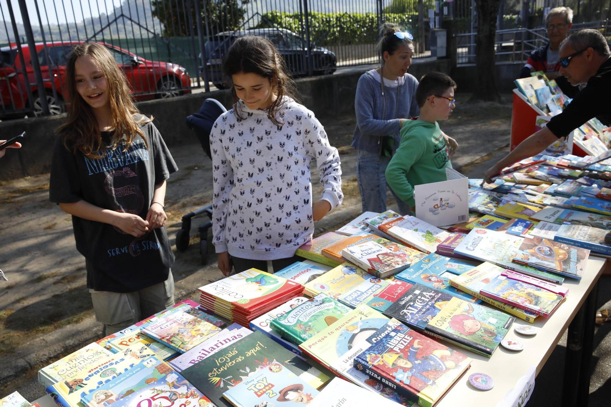 En imágenes: El colegio Jacinto Benavente disfruta de su primera feria del libro