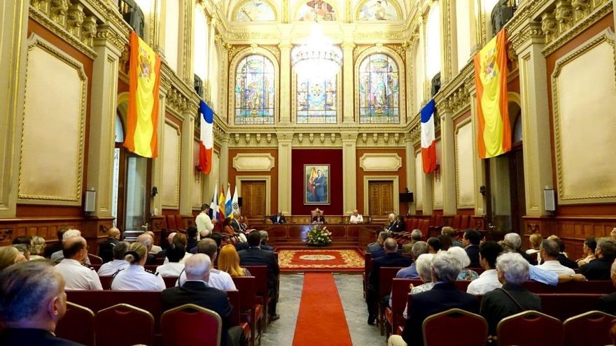 Santa Cruz refuerza sus lazos con el pueblo francés el día de su Fiesta Nacional