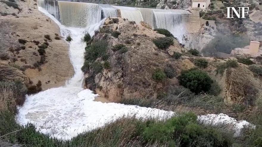 El Pantano de Elche, a rebosar tras las lluvias