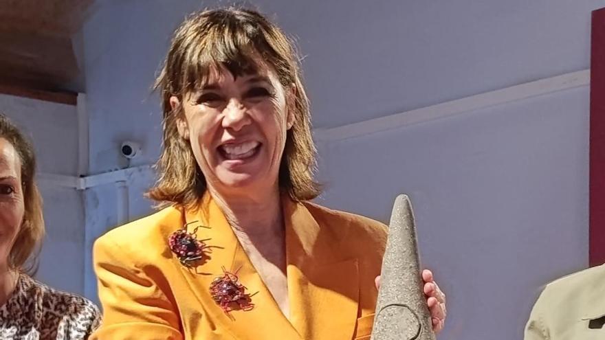 Mabel Lozano recibe en Llanera el Galardón por la Igualdad de IU: "En esta lucha, hombres y mujeres deben ir de la mano"