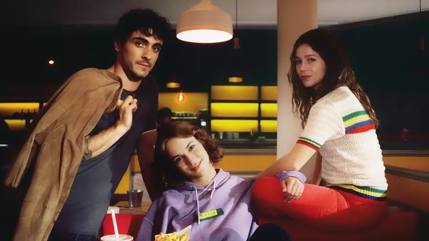 Alicia Falcó, Pablo Álvarez y Georgina Amorós protagonizan 'El mapa de los anhelos', la adaptación de la novela de Alice Kellen