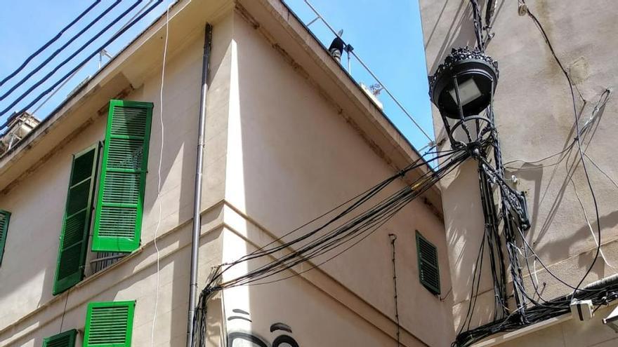 Pintada en el primer piso de un edificio en calle Sindicat