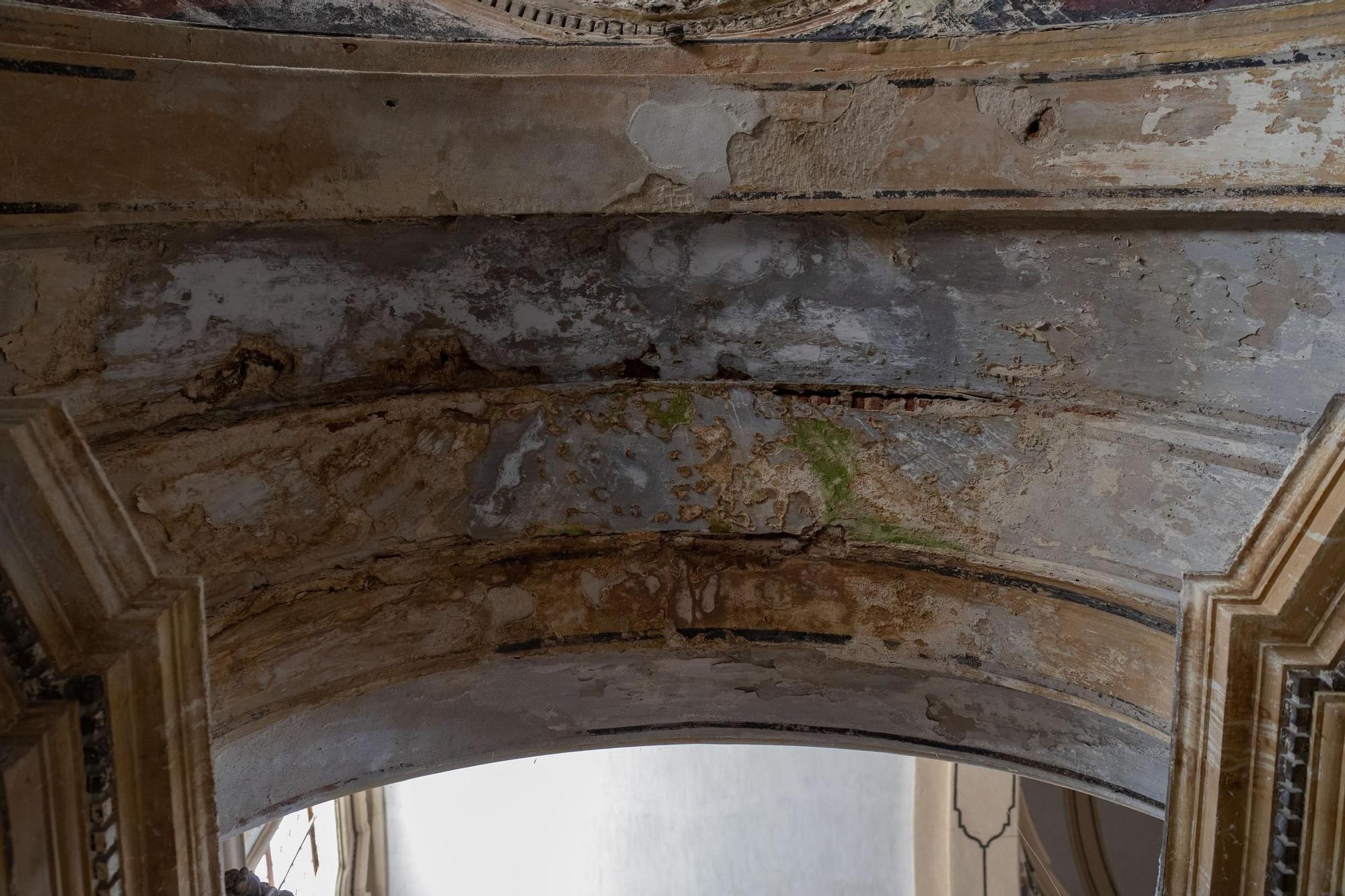 GALERÍA | El triste deterioro de la iglesia de Molacillos