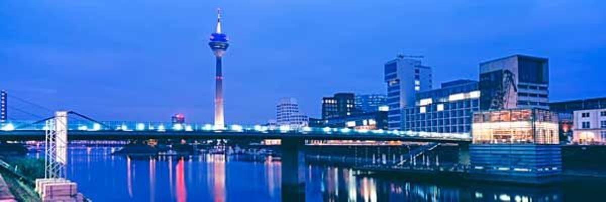 Panorámica del Media Harbor de Dusseldorf.