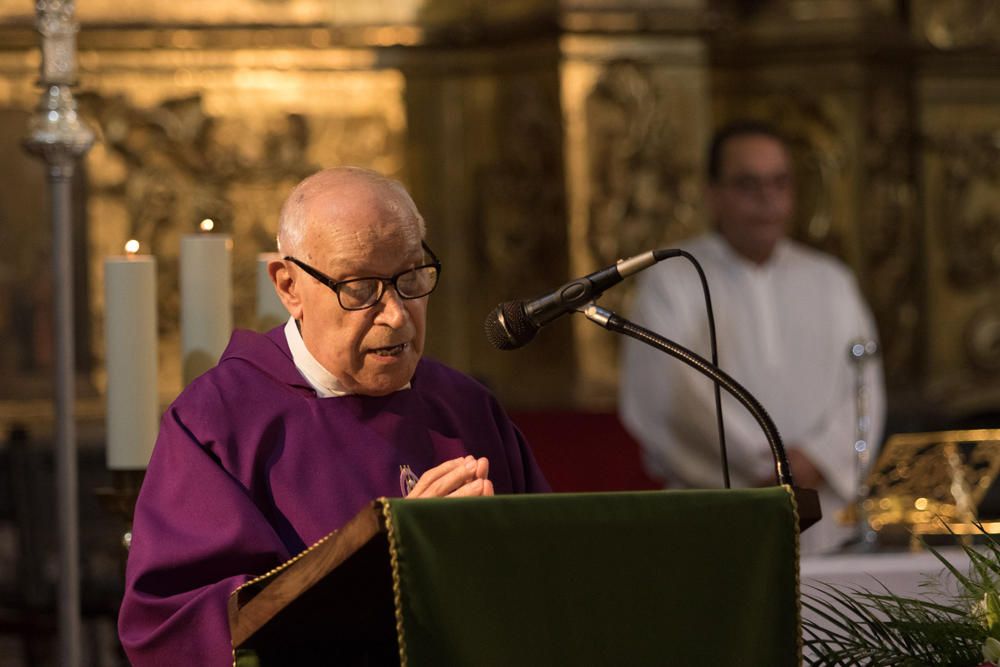 Funeral de Mariano Llobet en la Iglesia de Santo Domingo.