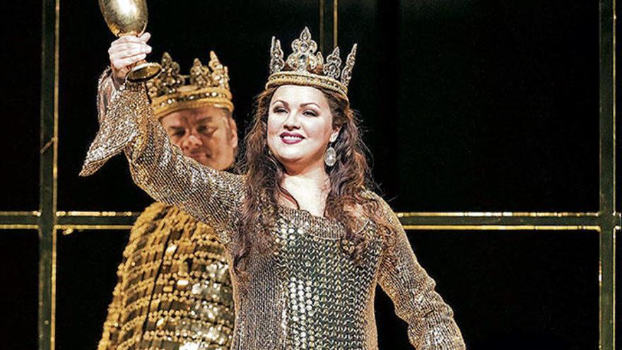 Anna Netrebko als Lady Macbeth in Salzburg.