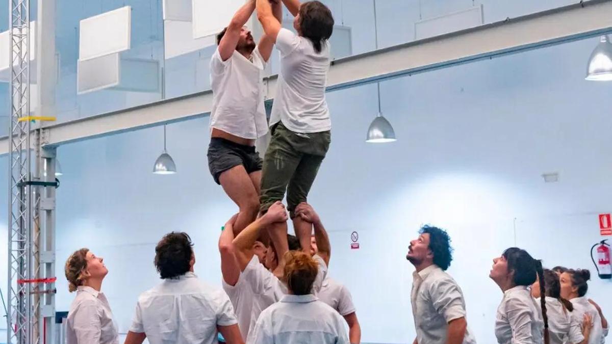 La compañía Uparte, con su espectáculo 'Sífifos'.