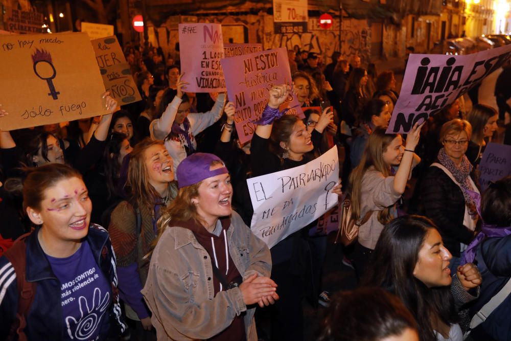 Masiva manifestación en el Día de la Mujer en València