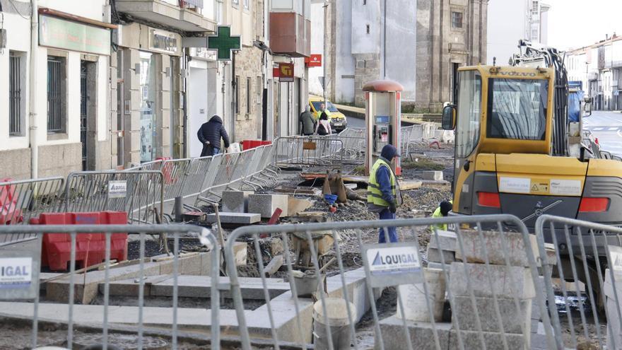 Hartazgo entre los vecinos de la rúa Pastoriza por el retraso en las obras: “A xente está desesperada”