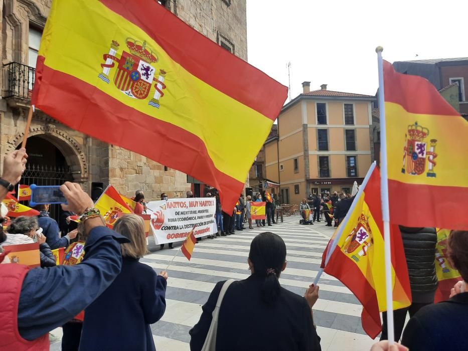 Concentración en Gijón por el 12 de octubre