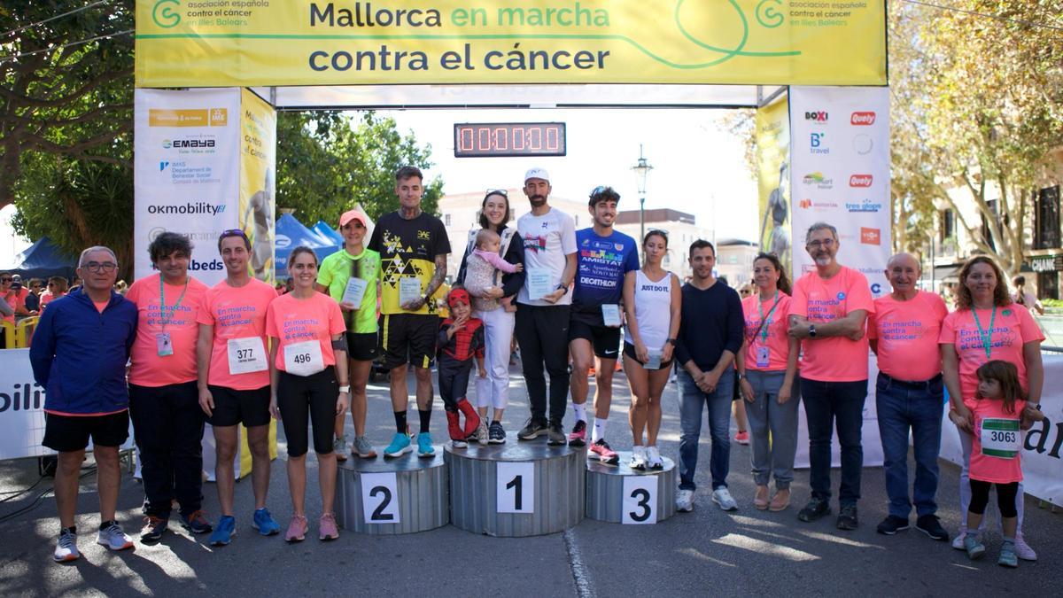 La carrera ‘Mallorca En Marcha Contra el Cáncer’ tiñe Palma de rosa