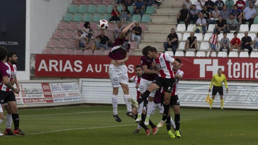 Partido de ida entre el Zamora CF y el Haro Deportivo