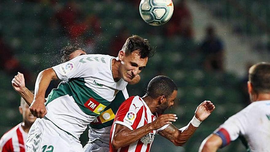 Un lance del Elche CF - Girona FC del Martínez Valero