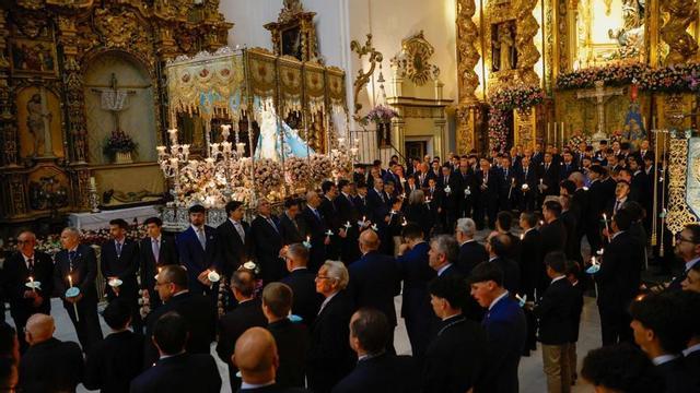 San Francisco canta en honor a la Virgen de los Dolores.