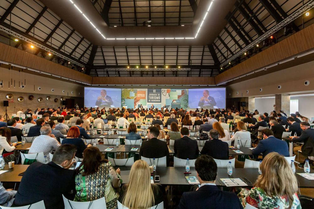 Más de 400 empresarios y directivos se dan cita en Benidorm para debatir sobre la marcha del sector en la sexta jornada sectorial organizada por las principales organizaciones de la Comunidad.