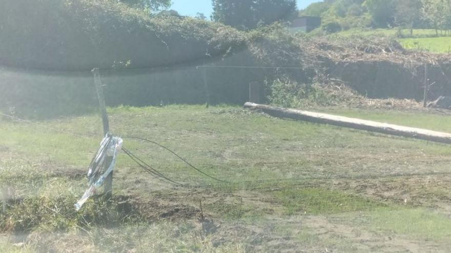 Telefónica retira el cable que cortaba una pista de Saídres 18 días después de su caída y tras tres avisos