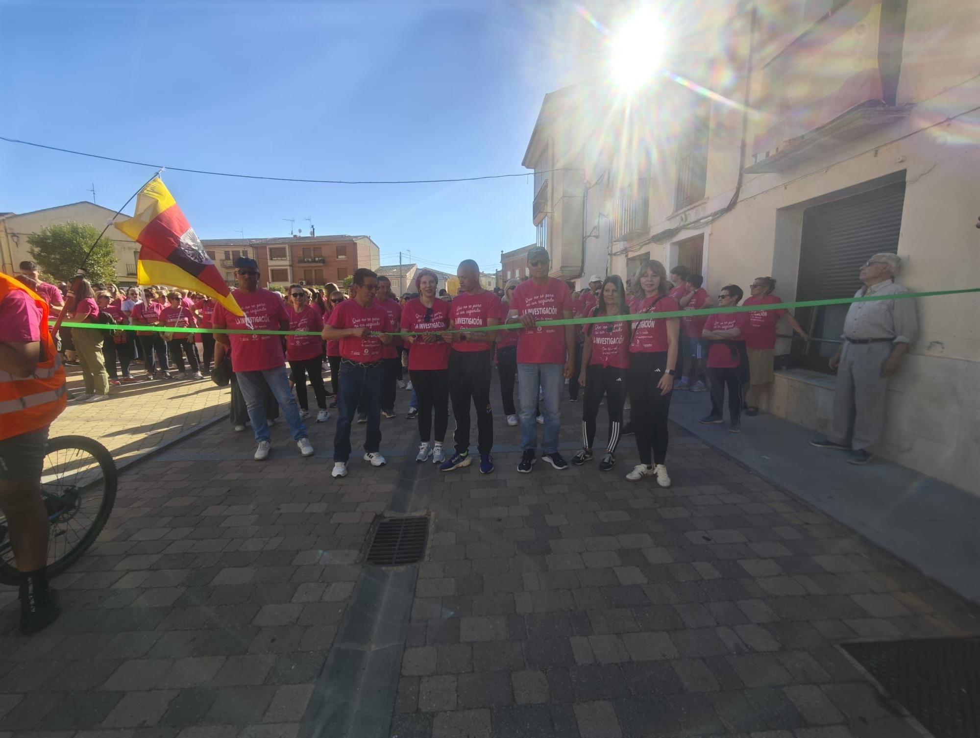 GALERÍA | La marcha de Fuentesaúco por el cáncer en imágenes