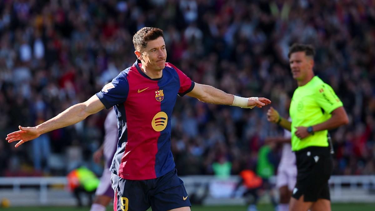 Lewandowski le ha marcado cuatro goles al Girona