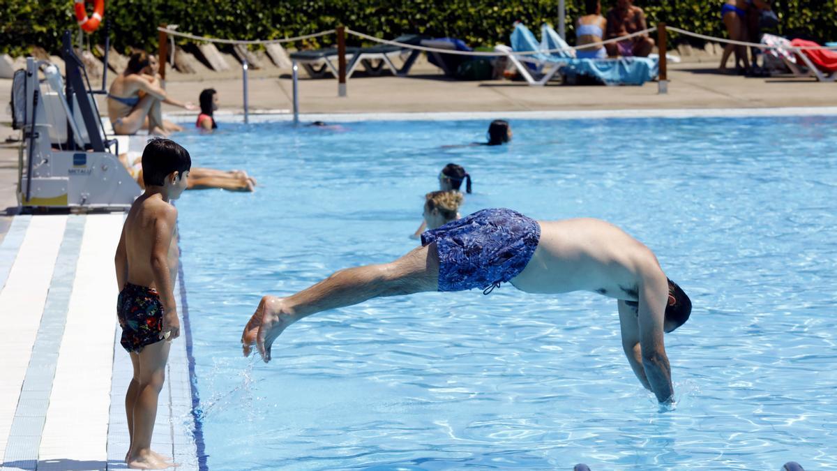 Vídeo | Confirmado estas son las piscinas de Zaragoza con entrada gratuita durante la ola de calor