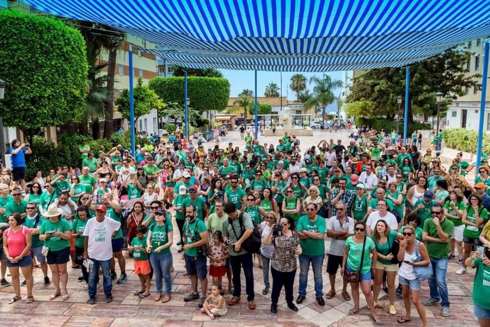 Más de un millar de rinconeros se manifiesta en la localidad axárquica para exigir una vez más la construcción de un nuevo centro de Educación Secundaria que mitigue la masificación actual