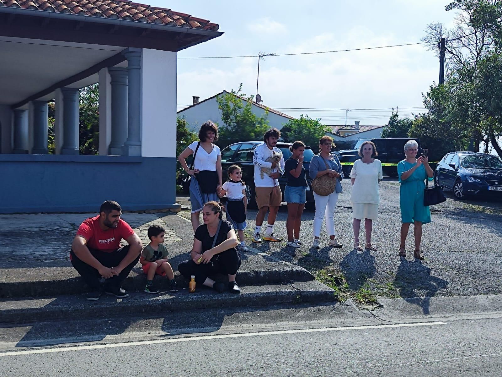 Quintueles, un derroche de color por San Bartolomé: así ha sido el desfile de carrozas