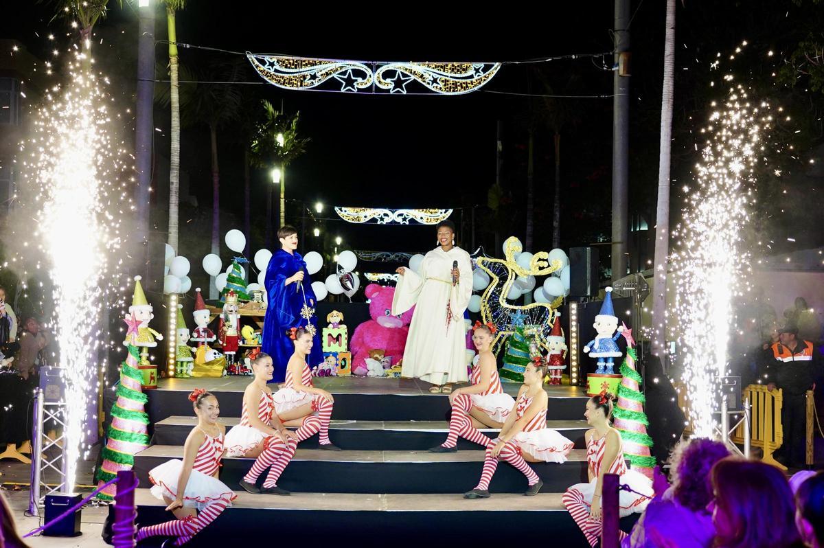 Un momento del acto del encendido navideño en Santa Lucía de Tirajana.