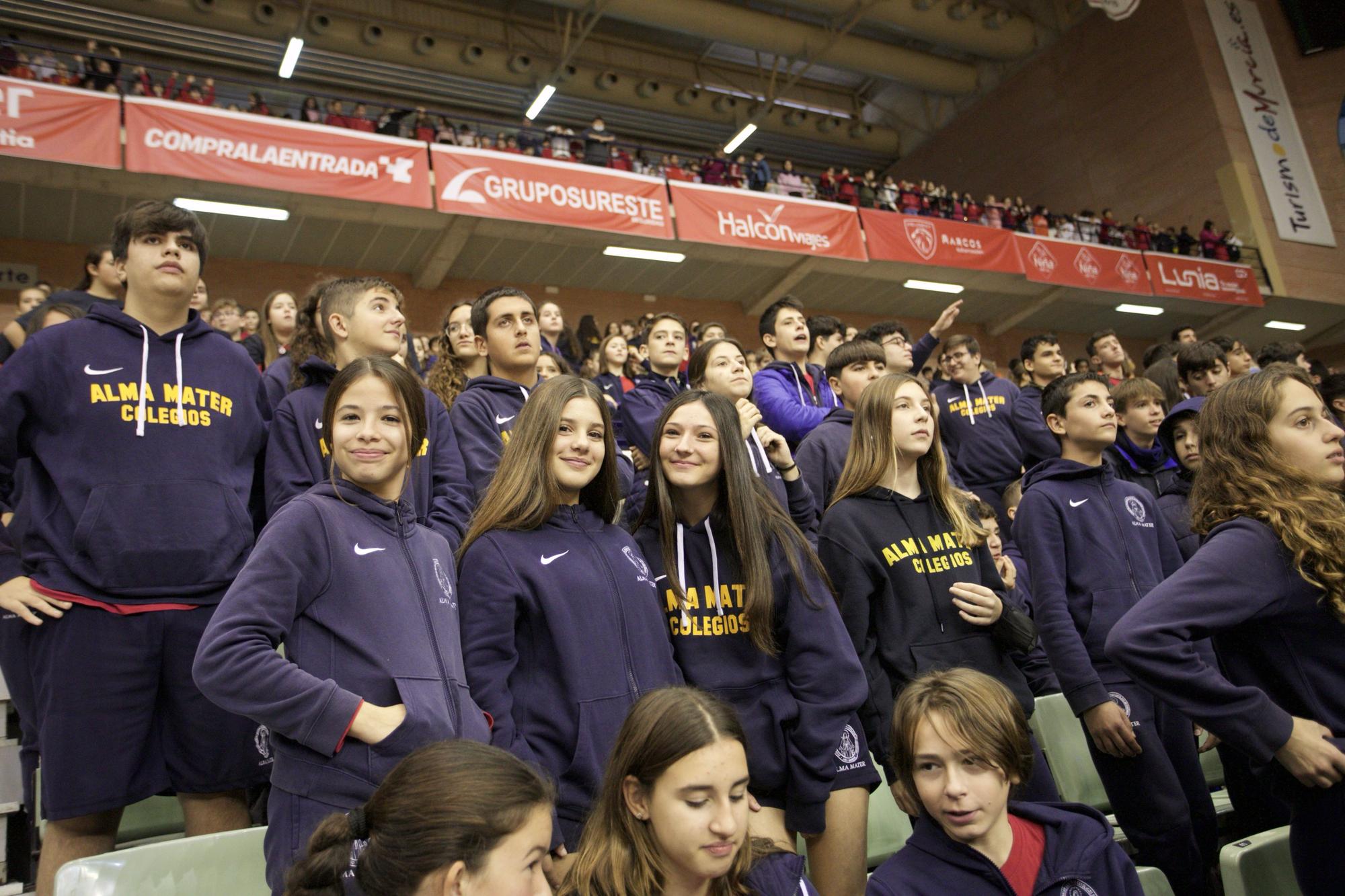 Partido del recreo en el UCAM Murcia con miles de escolares