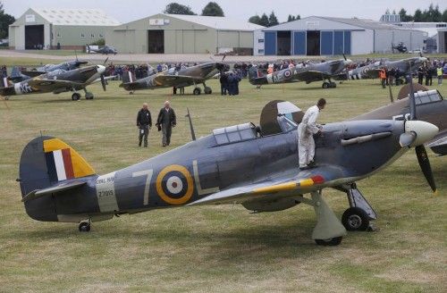 Decenas de aeronaves de la II Guerra Mundial sobrevolaron hoy el sureste de Inglaterra para conmemorar el 75 aniversario de la jornada más intensa en los combates de la larga batalla aérea que libraron en 1940 la Fuerza Aérea Británica (RAF) y la Luf