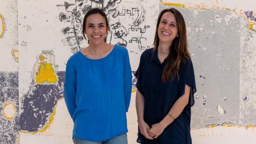 Las artistas Patricia Gómez y Mª Jesús González.