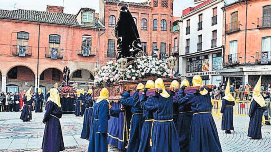 Ceremonia del Encuentro en la Plaza Mayor de Benavente.